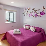 Aldeamento Casas Do Alto Do Vez アパート