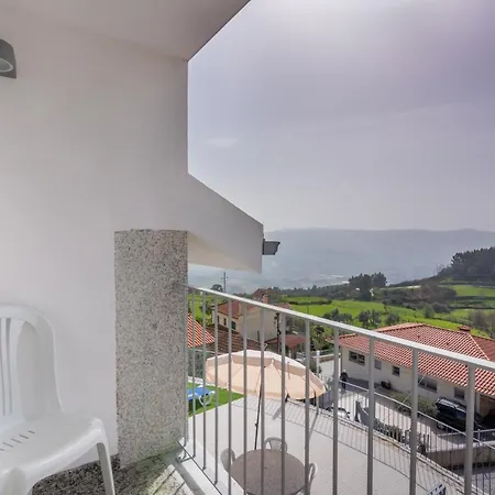 Aldeamento Casas Do Alto Do Vez Lägenhet Balouta