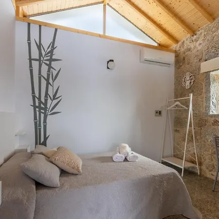 Aldeamento Casas Do Alto Do Vez * Balouta