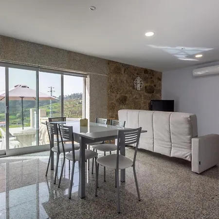 Aldeamento Casas Do Alto Do Vez * Balouta