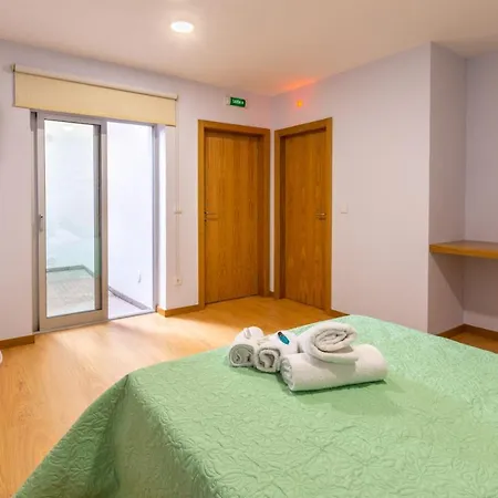 Aldeamento Casas Do Alto Do Vez * Balouta