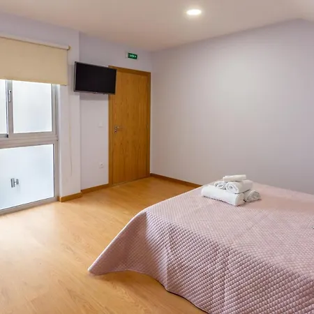 Aldeamento Casas Do Alto Do Vez * Balouta