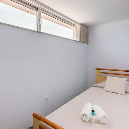 Aldeamento Casas Do Alto Do Vez شقة Balouta