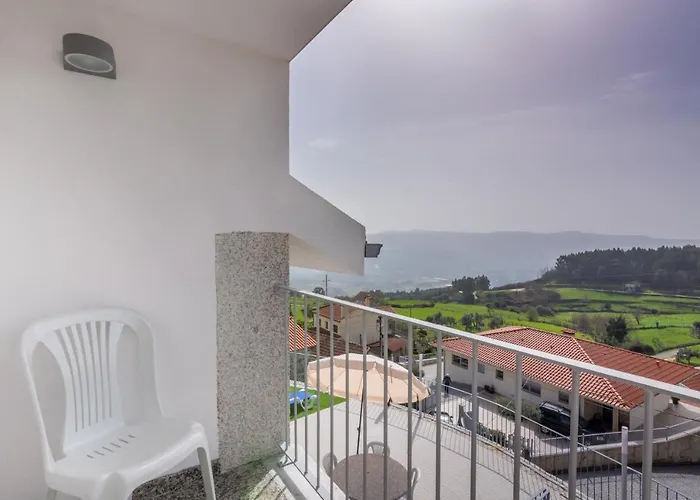 Aldeamento Casas Do Alto Do Vez Apartman Balouta