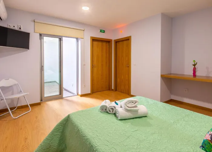 Aldeamento Casas Do Alto Do Vez * Balouta