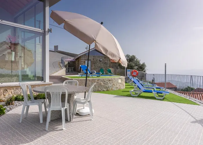 Aldeamento Casas Do Alto Do Vez Apartman *