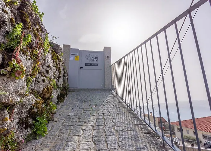 Aldeamento Casas Do Alto Do Vez Lägenhet Balouta