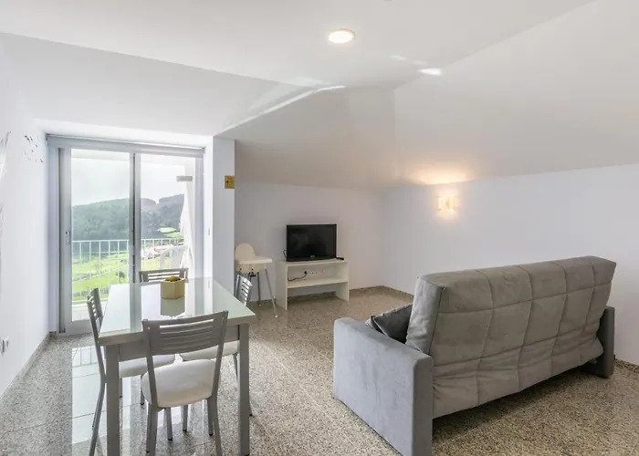 Aldeamento Casas Do Alto Do Vez * Balouta