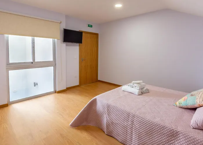 Aldeamento Casas Do Alto Do Vez * Balouta