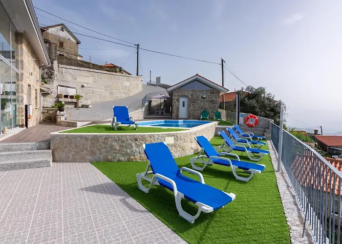 Aldeamento Casas Do Alto Do Vez * Balouta